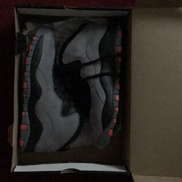 Jordan’s - Picture 2 of 4